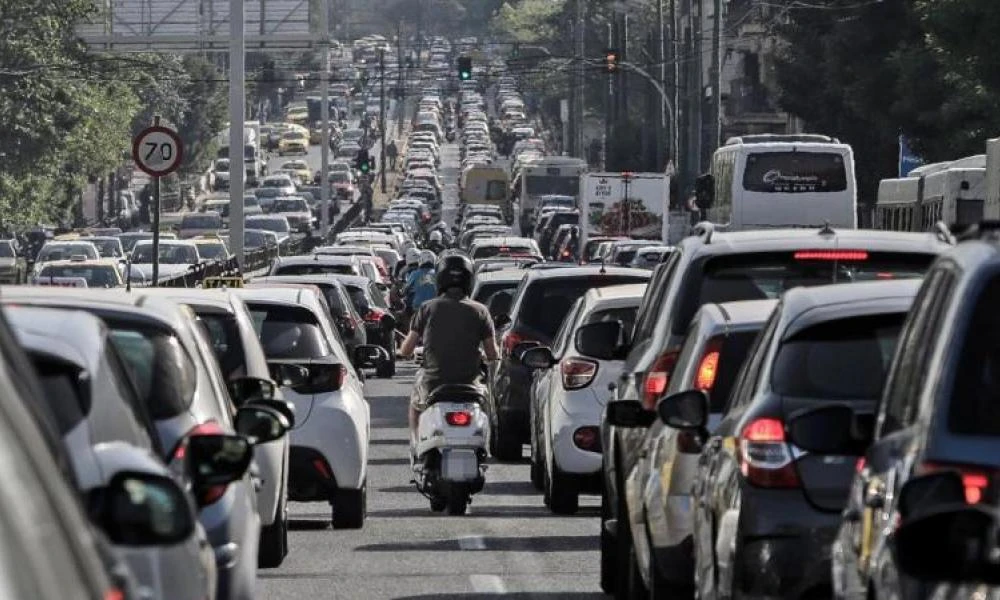 Συνελήφθη ο οδηγός του φορτηγού που προκάλεσε κομφούζιο στην Αττική Οδό